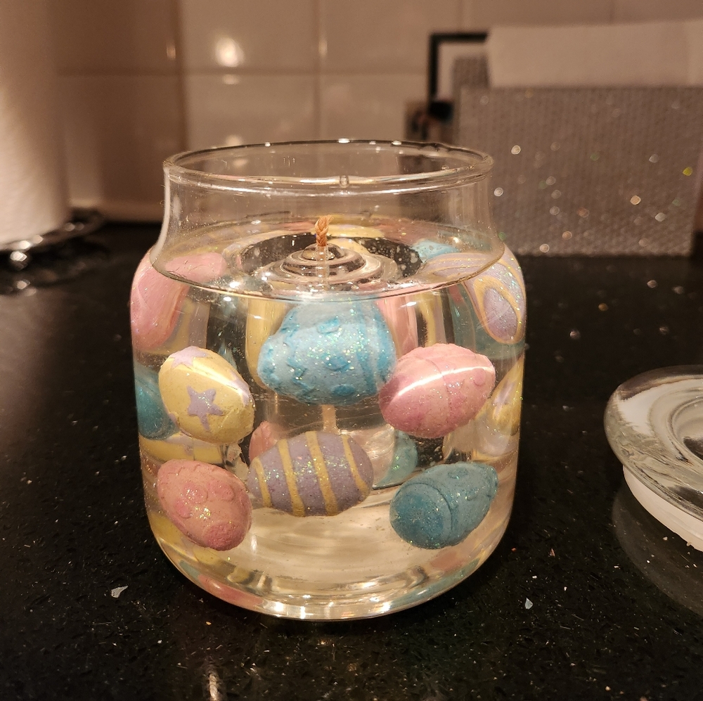 Easter egg candle holder with gel candle - Picture 4 of 8